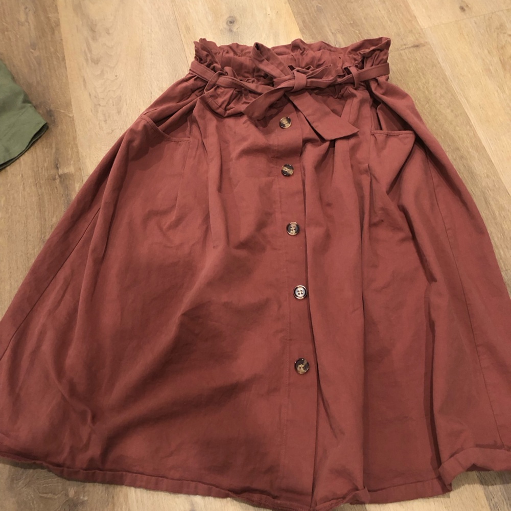 Skirts - Picture 5 of 7